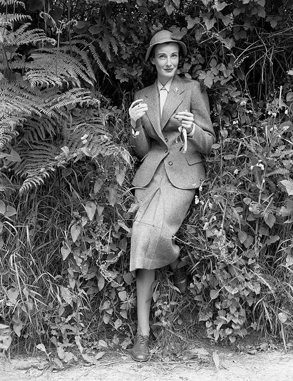 #54 Wenda Parkinson photographed for British Vogue, 1951
