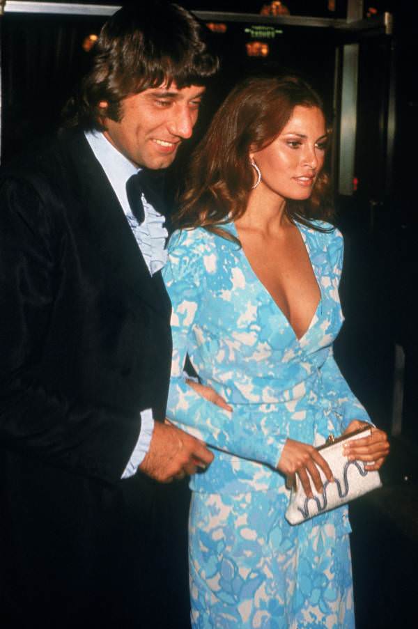 #52 The Timeless Beauty of Young Raquel Welch: A Journey Through Her Early Years #52 Celebrities