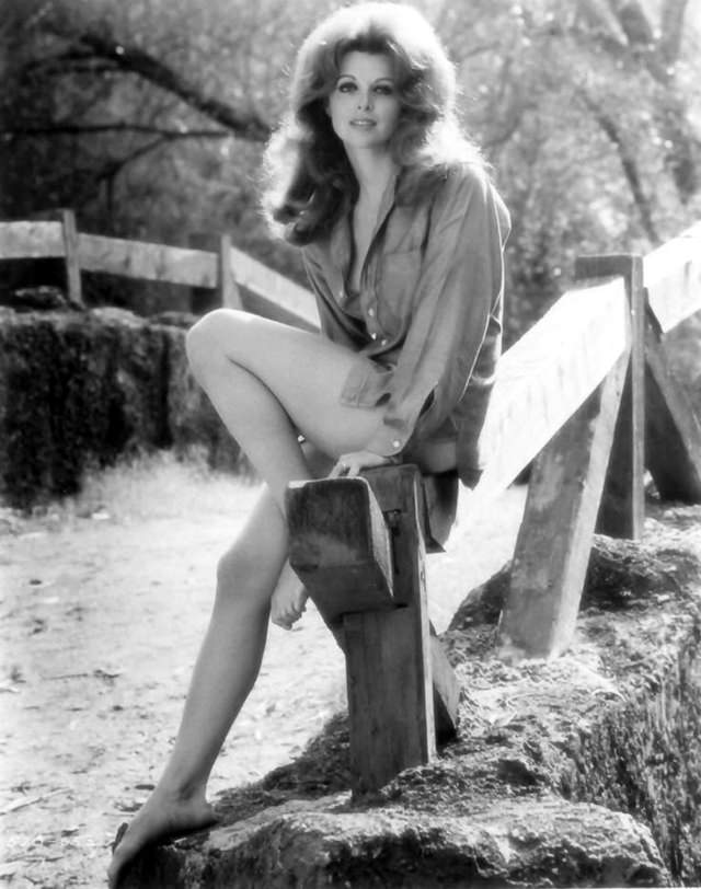 #5  Beautiful Redhead Glamour Doll: 50+ Fabulous Photos Of Tina Louise From 1950s And 1960s #5 Celebrities