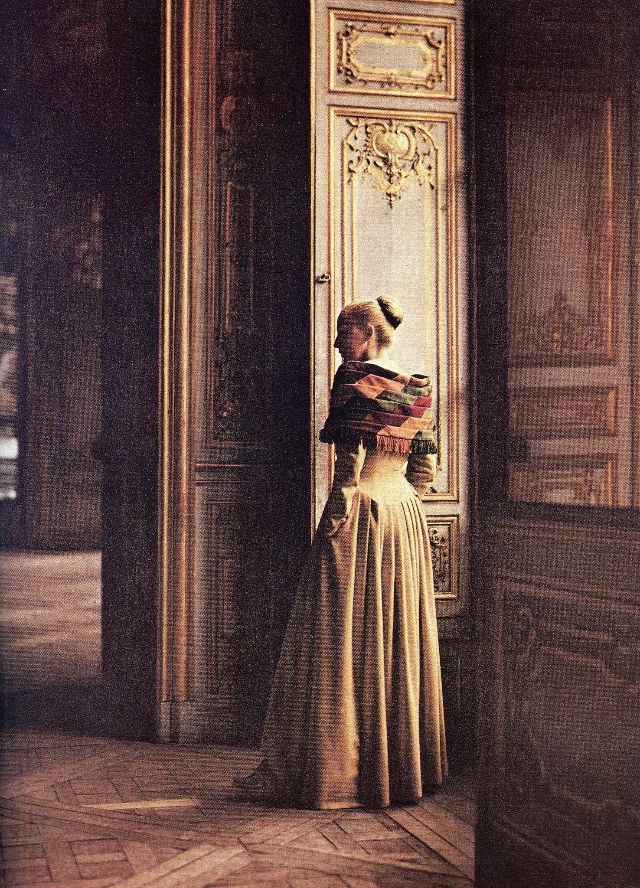 #30 Christian Dior redingote, November 1947