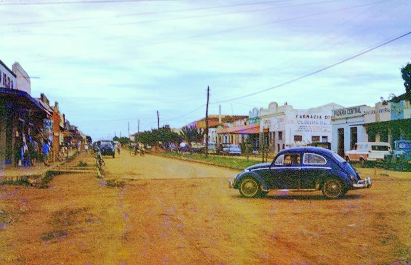 #29 Local taxis on border, between Ponta Porã and Pedro Juan Caballero
