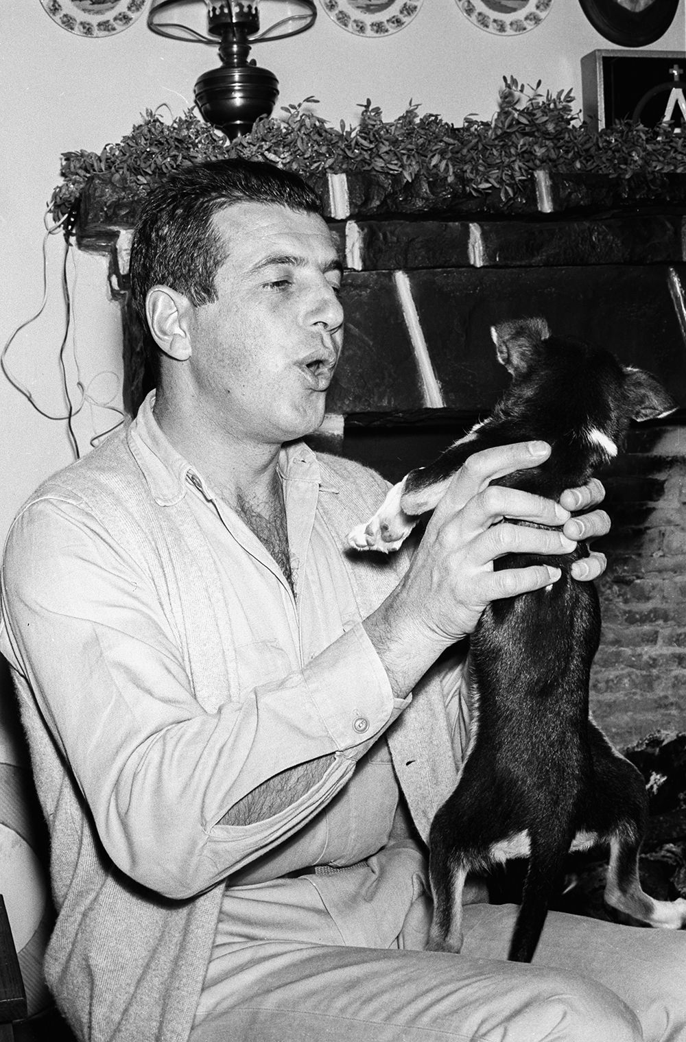 #33 Antonio Ordóñez with his dog