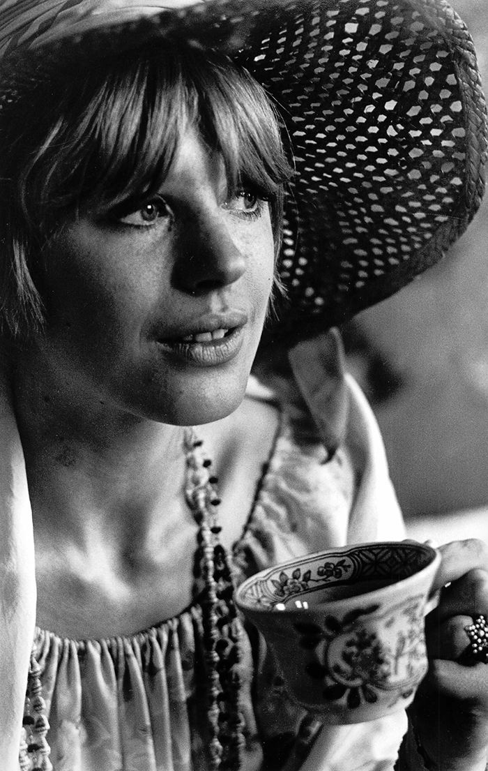 #25 Marianne Faithfull at home, 1967. Photographed by Michael Ward.
