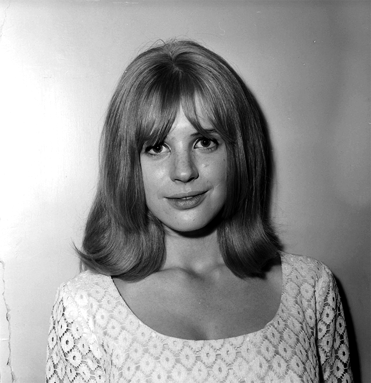 #33 Marianne Faithfull, 1964. Photographed by David Magnus.