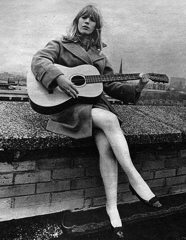 #40 Rare outtake of Marianne Faithfull above the rooftops of London, 1965.