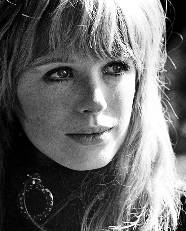 #48 Marianne Faithfull