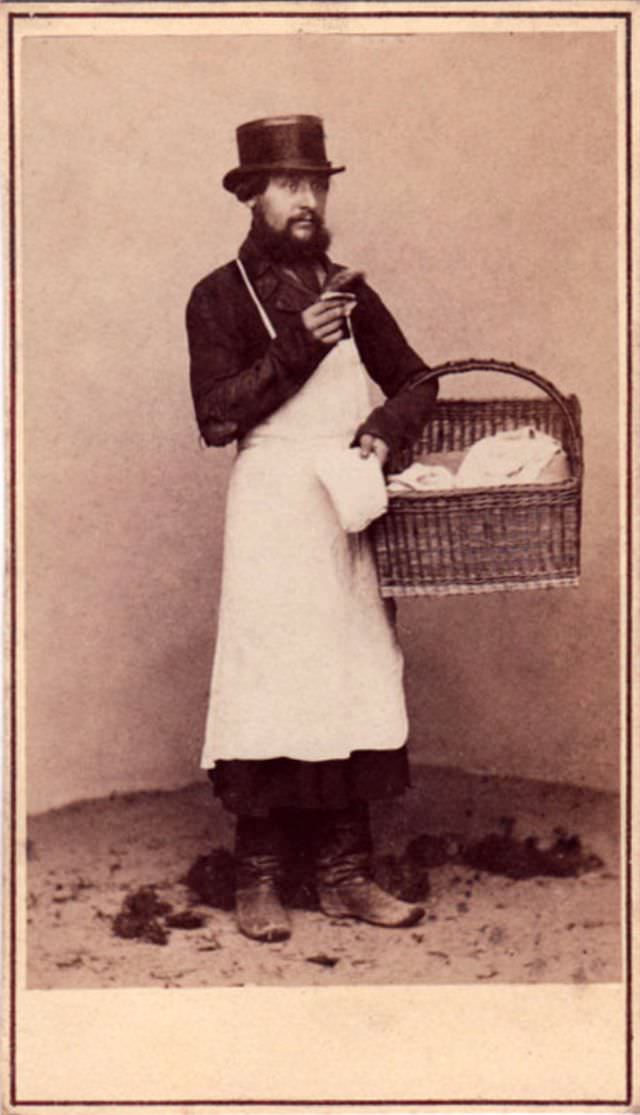 #19 Seller of Moscow bread