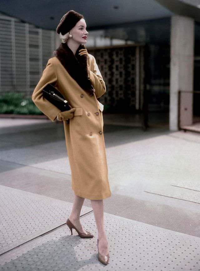 Styles of Sunny Harnett: 50+ Stunning Fashion Photos Of Sunny Harnett From 1950s Fashion &; Culture