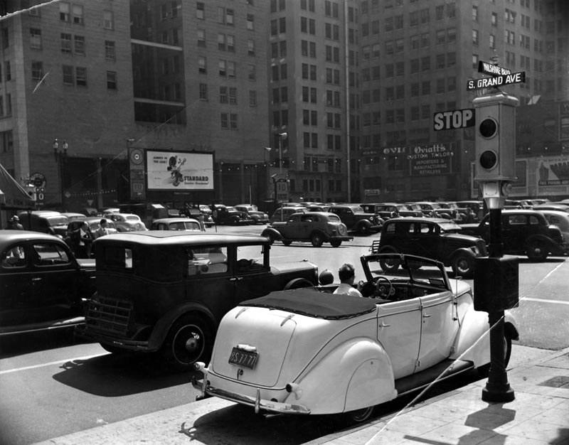 #66 Traffic at Wilshire and South Grand Avenue, 1939
