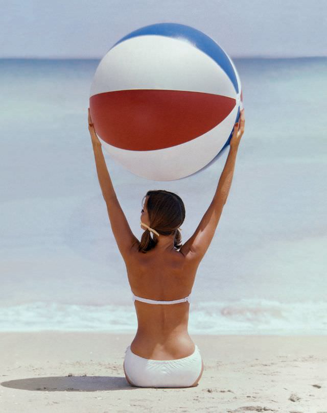 #2 Dolores Hawkins, for the cover of Greek magazine Oheaypoe, 1960