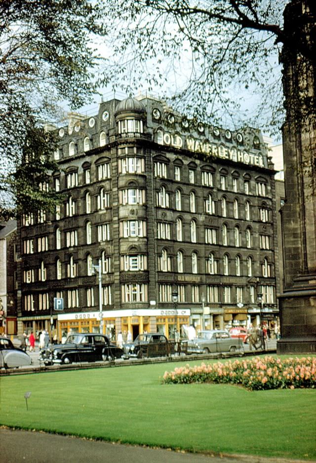 #33 The Old Waverley Hotel, Princes Street, Edinburgh, 1961