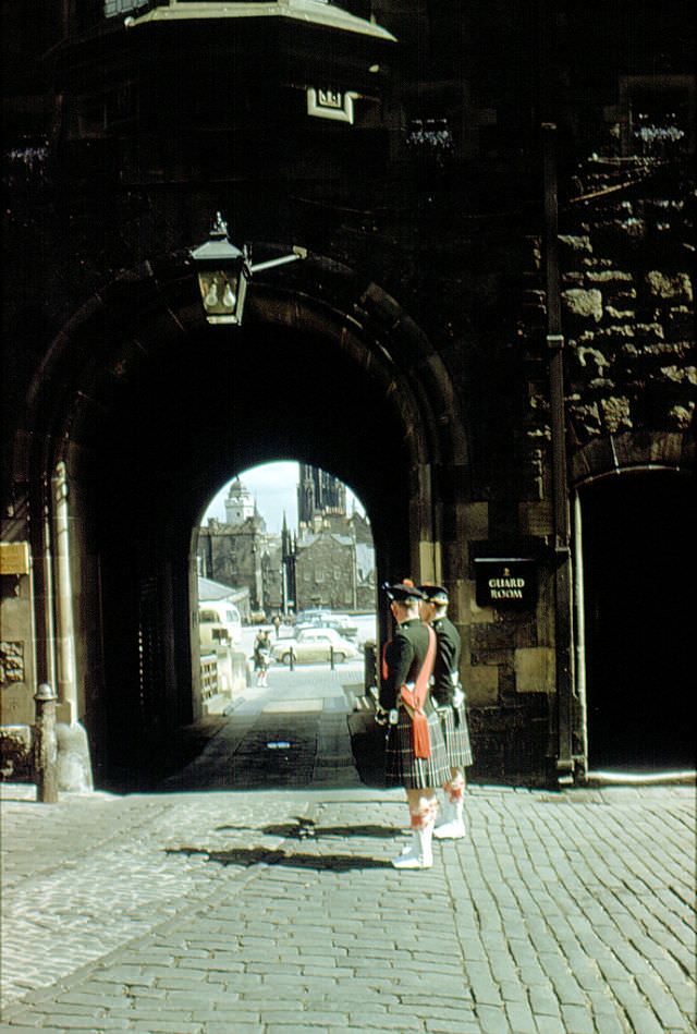 #49 Castle entrance, Edinburgh, 1961