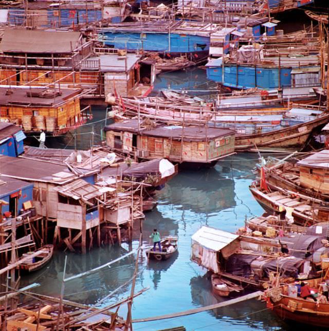 #43 Aberdeen floating village, 1974