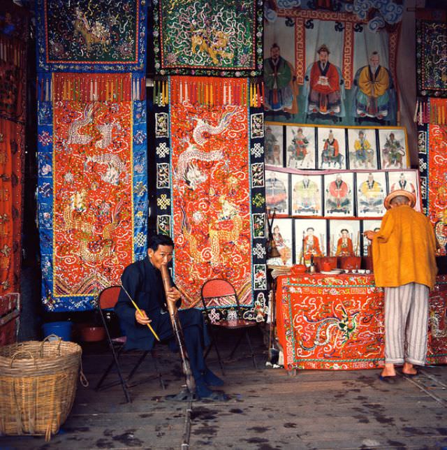 #46 Cheung Chau smoker, 1974