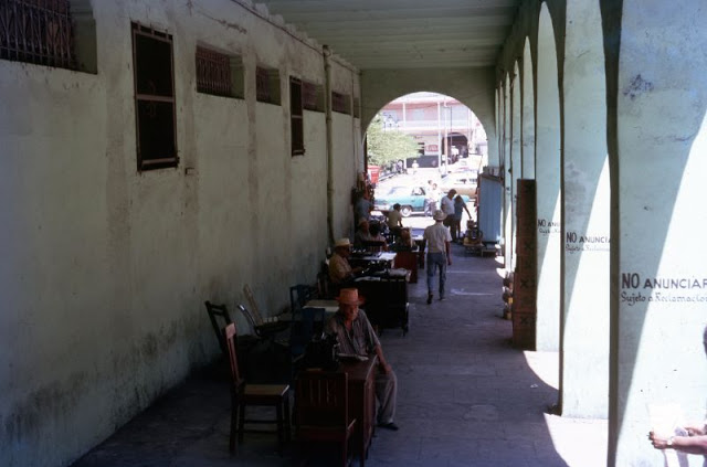 #36 Tampico. Letter writers