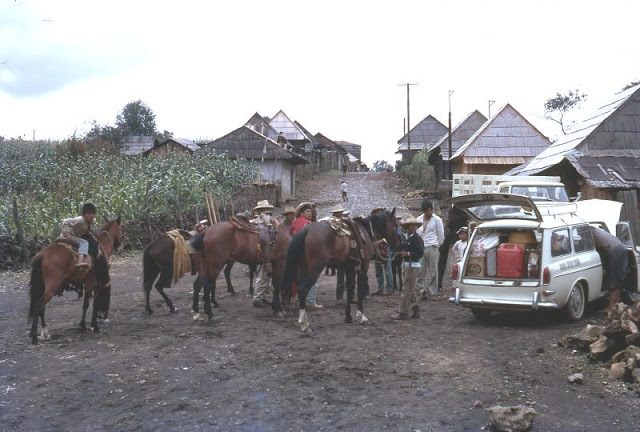 #8 Córdoba. Setting off on pony ride to the ruined church and lava flow from a Mexican village