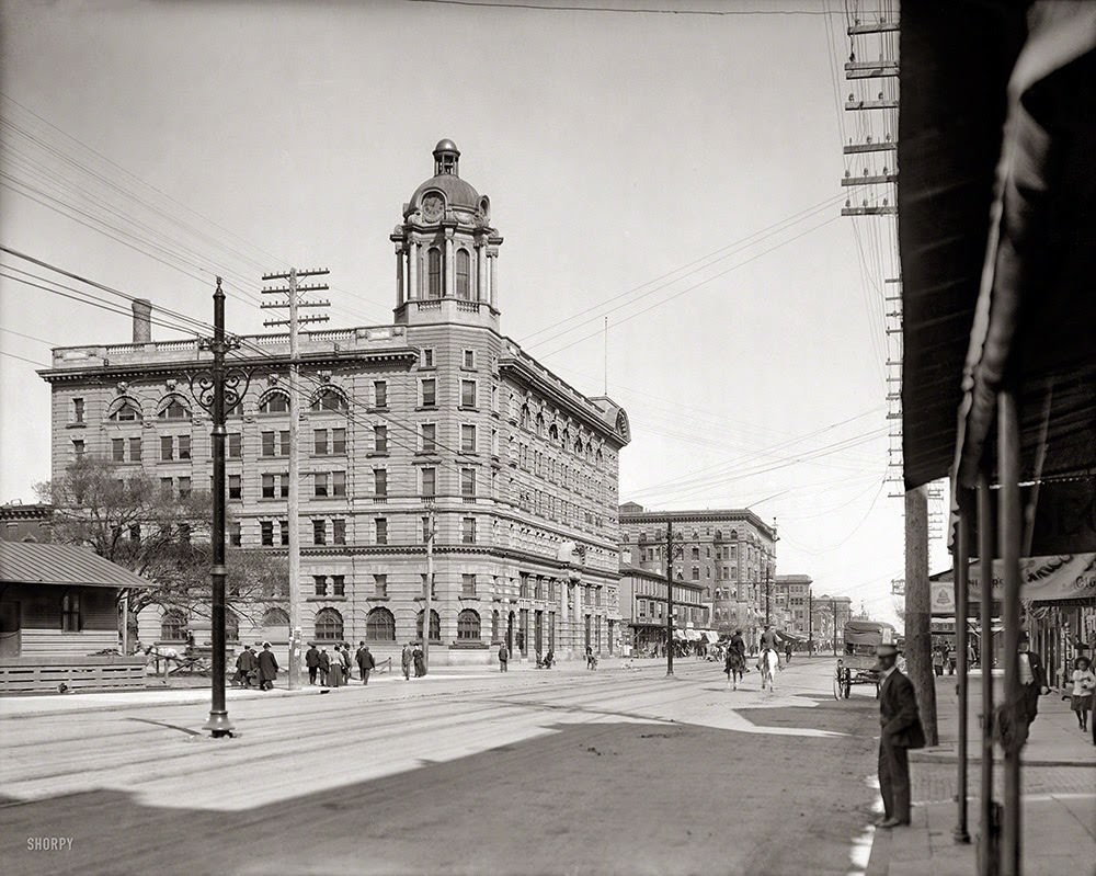 #44 Circa 1908. Atlantic Avenue — Atlantic City, N.J.