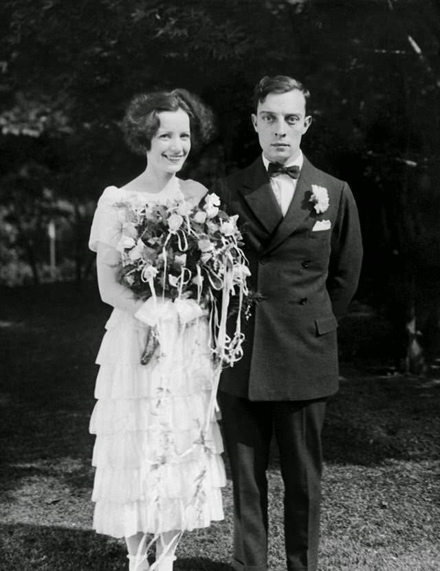 #40 Actress Julia Roberts wed country crooner Lyle Lovett in a small service in Marion, Indiana, 1993