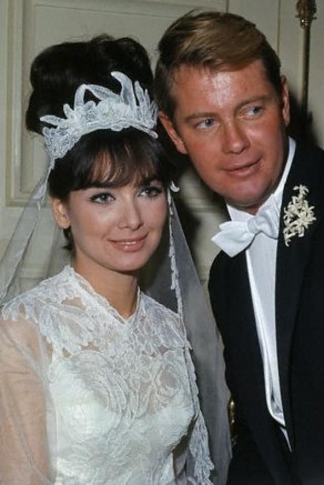 #11 Actors Suzanne Pleshette and Troy Donahue married and divorced in 1964