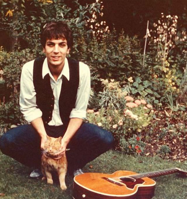 #59 Syd Barrett and his cat