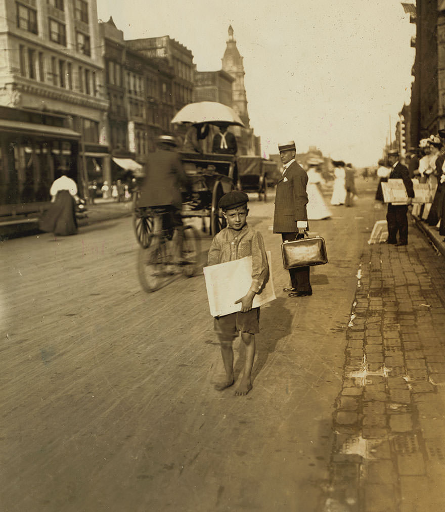 #62 Fruit vendors, Indianapolis market, aug., 1908. Wit., e. N. Clopper. Location: Indianapolis, Indiana
