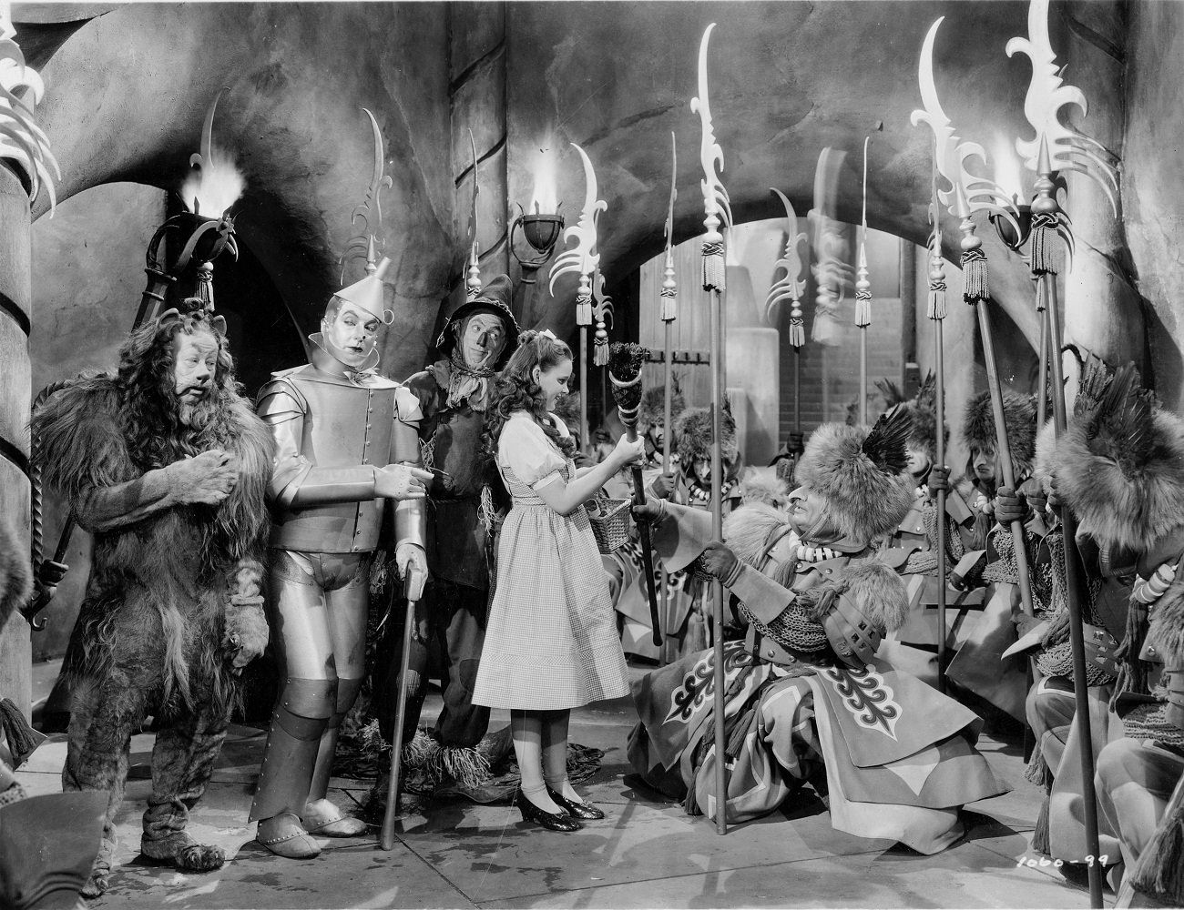 #55 Bert Lahr, Jack Haley, Ray Bolger and Judy Garland in The wizard of Oz, 1939