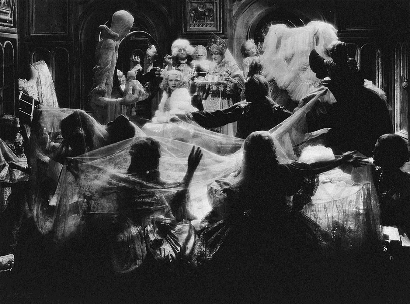 #58 Sam Jaffe, Louise Dresser and Marlene Dietrich in The scarlet Empress, 1934