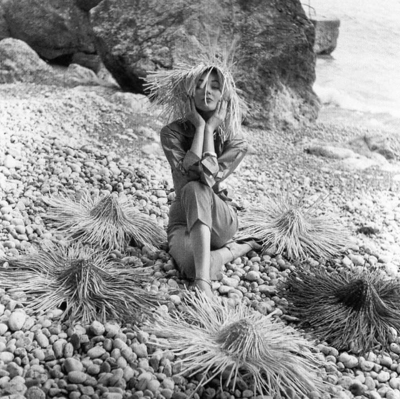 #19 Ivy Nicholson with straw hats by Emilio Pucci on the isle of Capri, 1952