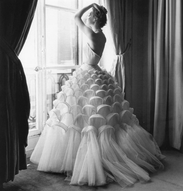 #22 Ivy Nicholson in evening gown by Jacques Griffe, 1953