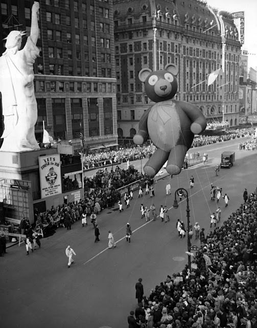 This was the scene at Times Square in New York during the annual Macy’s Thanksgiving Parade, Nov. 23, 1945.