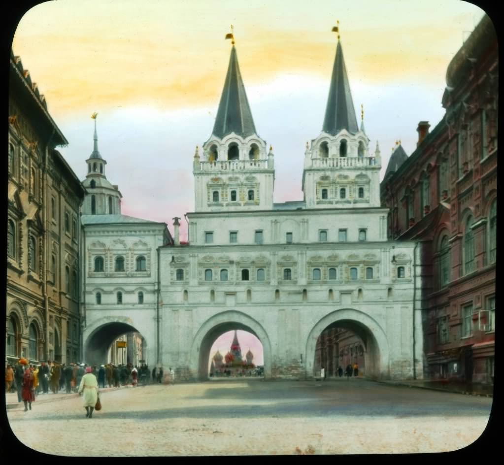 #10 Resurrection or Iversky gate (destroyed in 1931).