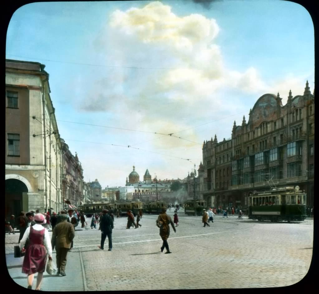 #13 Teatralny proezd towards the Lubyanka.