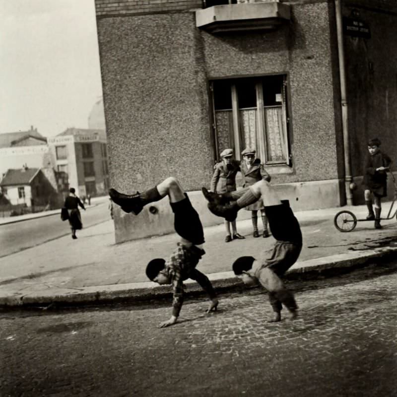 #21 The two brothers, Paris, 1934