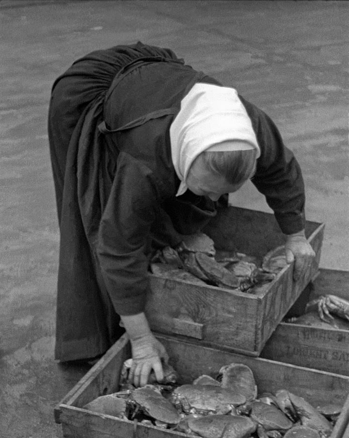 #39 Crab Seller, 1935