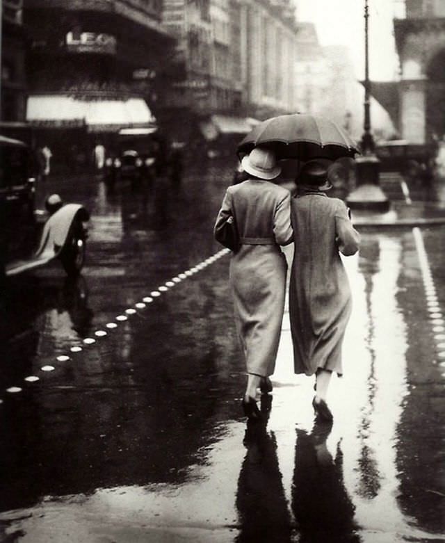 #4 Rainy day in Paris, 1934