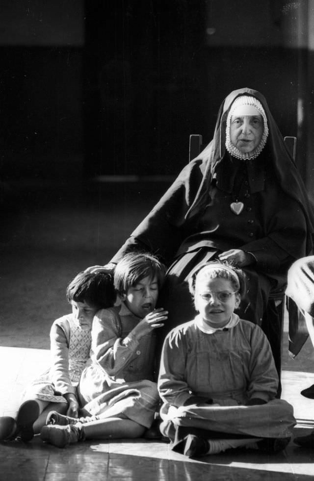 #17 Asylum for the Blind, Santiago, Chile, 1962