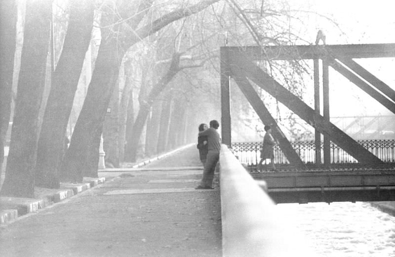 #22 The kiss by the Mapocho, Santiago, Chile, 1964