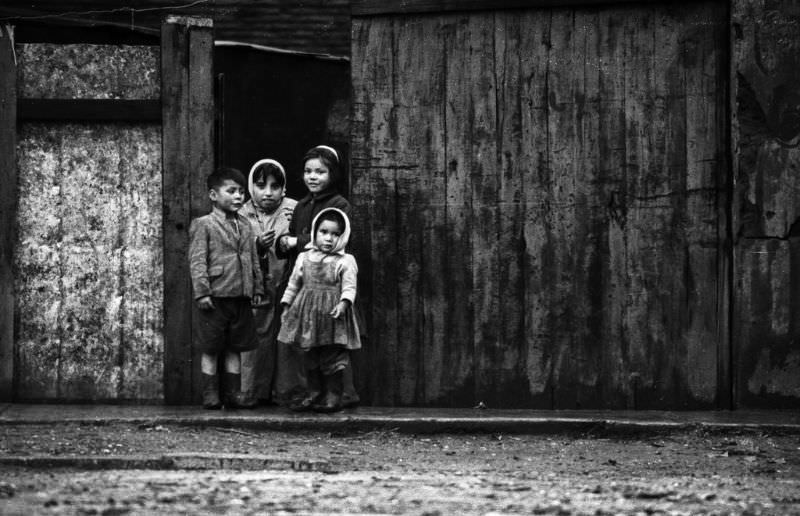 #4 Children in Santiago, Chile, 1962