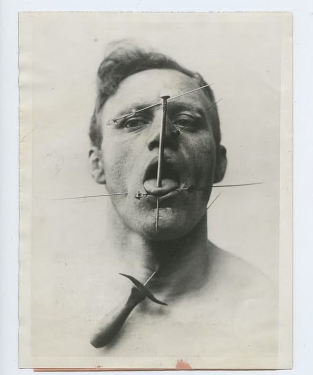 50+ Scary And Dangerous Circus Performances That May Scare You Weird