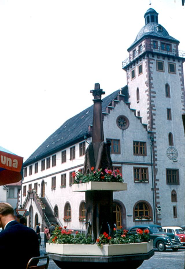 #11 Mosbach. Rathaus and fountain