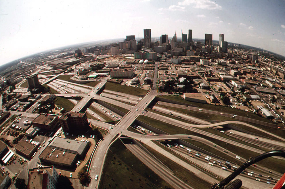 #28 Expressways of Dallas, May 1972. (Bob Smith/NARA)