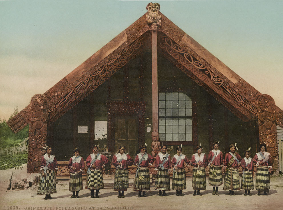 #41 Ohinemutu Poi Dancers at Carved House