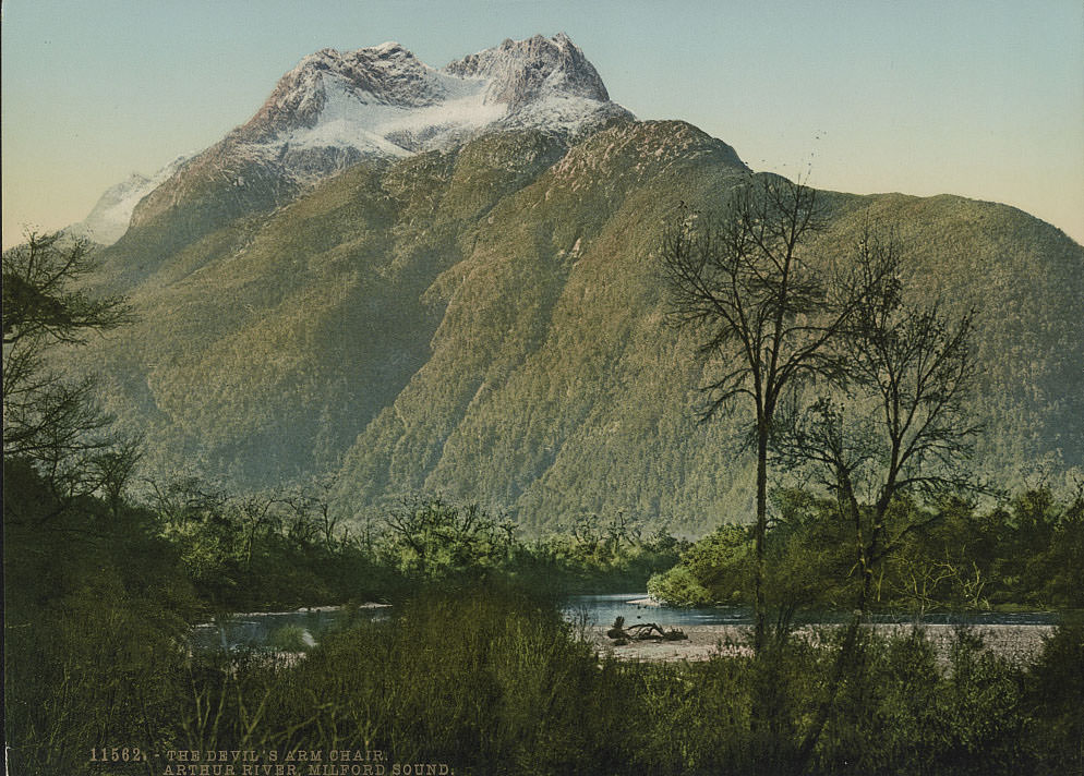 #45 The Devil’s Arm Chair, Arthur River, Milford Sound