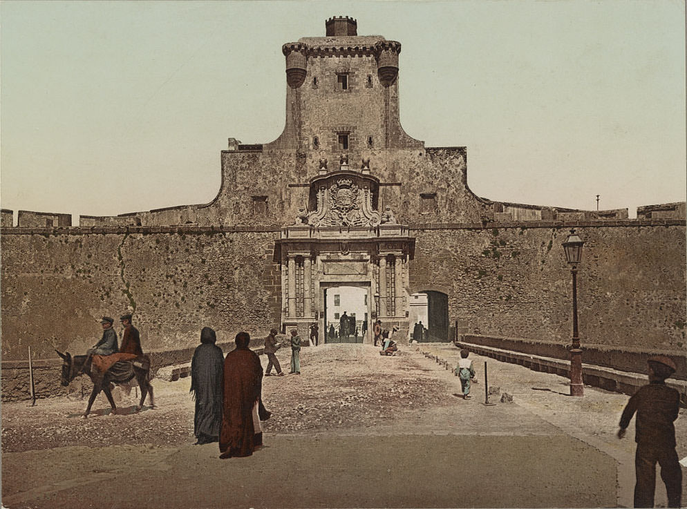 #13 Puerta de Tierra, Cadiz