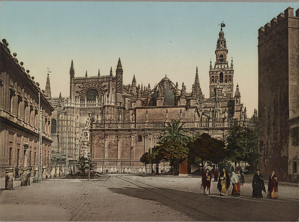 #46 Plaza del Triunfo con la Catedral, Sevilla