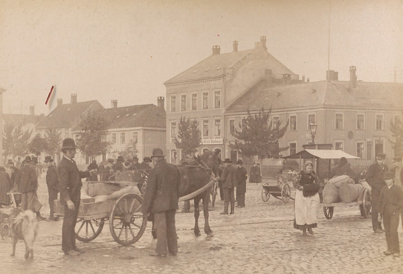 #32 From the corner Kongens gate / Munkegata