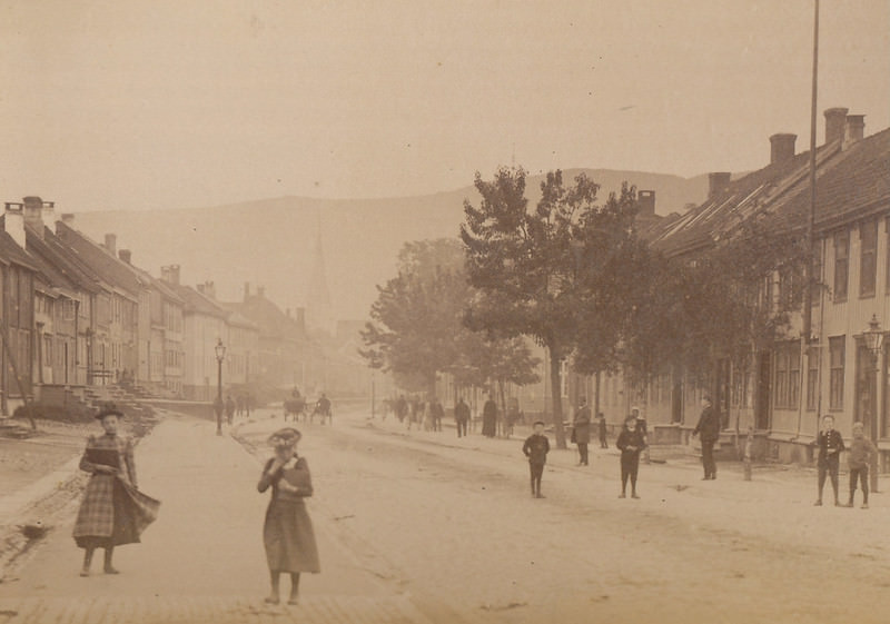 #20 Kongens street towards Ila Church