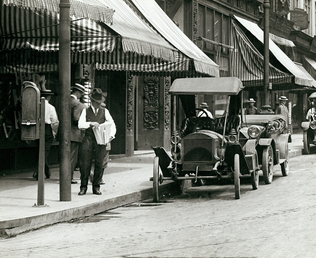 #51 Northwest corner of Eighth and Pine Streets, 1910