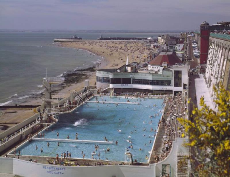 #49 Elmar Ludwig, The Bathing Pool, Ramsgate