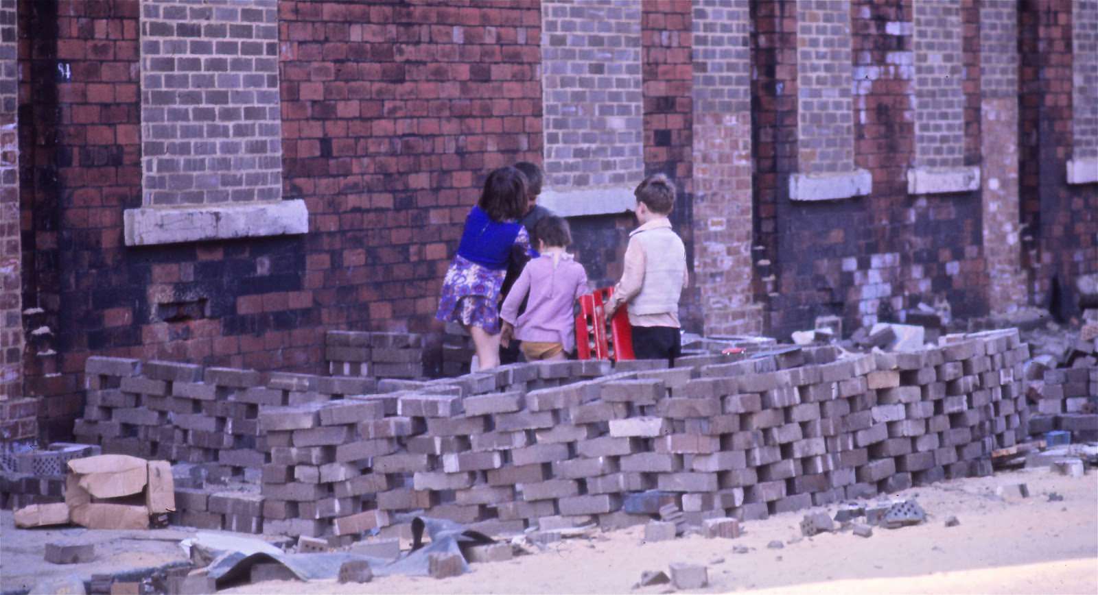 #44 Street play with what’s available – Leeds 4 area.